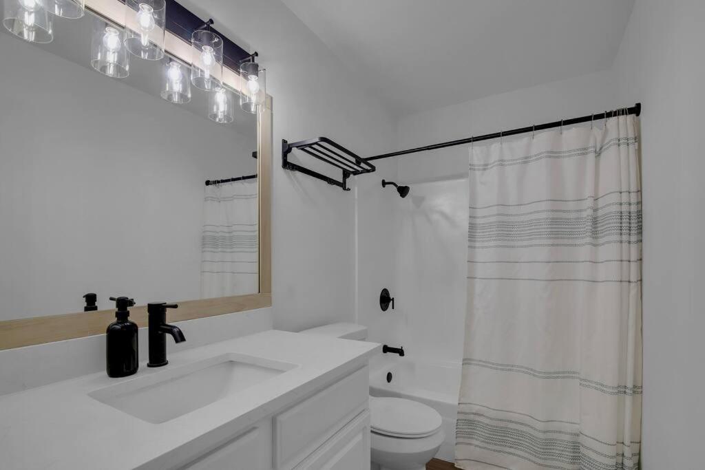Condo Near Downtown Austin! 外观 照片